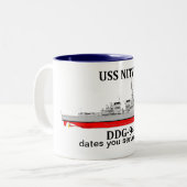 USS Nitze, DDG-94，カスタマイズ可能な日付を提供 ツートーンマグカップ (正面左)