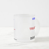 USS TRUXTUNはマグを追求しましたり、攻撃しましたり、征服します フロストグラスマグカップ (正面右)