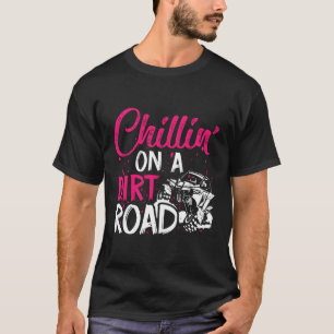 Utvの両側の未舗装の道路のチリン Tシャツ