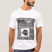 「Vアップ」 Tシャツ (正面)