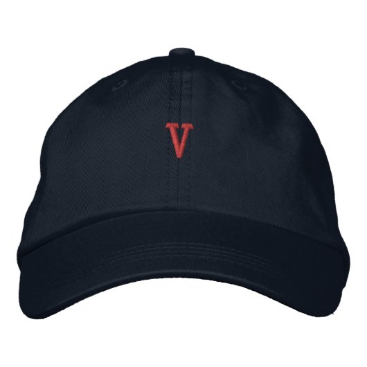 Vイニシャル マリタイム ブルー ヘッドウェア ネイビー 調節可能 刺繍入りキャップ (正面)