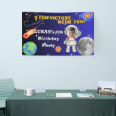  Vフォービクトリー Vフォーファン 宇宙飛行士の少年 誕生日  横断幕 (トレードショー)