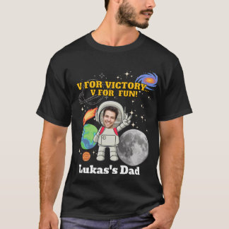 Vフォーヴィクトリー Vフォーエンターテイメント 宇宙飛行士の少年 誕生日 Tシャツ
