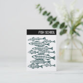 Vヘッダー – フィッシュスクール – ダークグリーン 名刺 (スタンド正面)