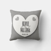 V04銀2を結婚しているハートを持つ新郎新婦 クッション (裏面)