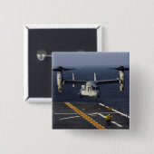 V-22オスプレイ機が着陸の準備をする 缶バッジ (正面&裏面)