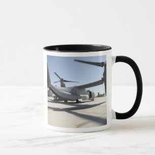 V-22ミサゴのティルト・ローターの航空機2 マグカップ