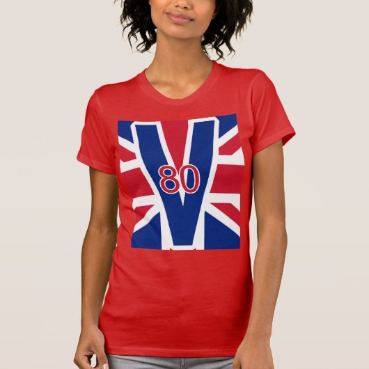 V 80ユニオンジャック付き背景VE日UK Tシャツ (正面)