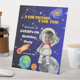  V For Victory V For Fun 宇宙飛行士の男の子の誕生日  台座サイン