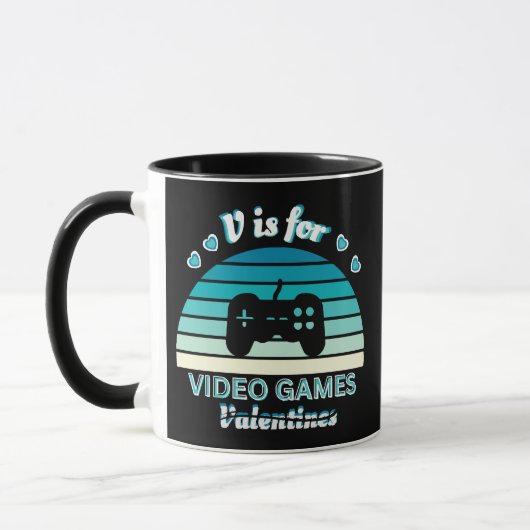 V for Video Games Not Valentines - おもしろいレトロ列 マグカップ (左)