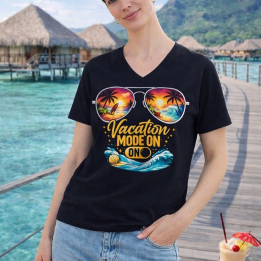 Vacation Mode On Feels Like Beach Paradise V Neck Tシャツ