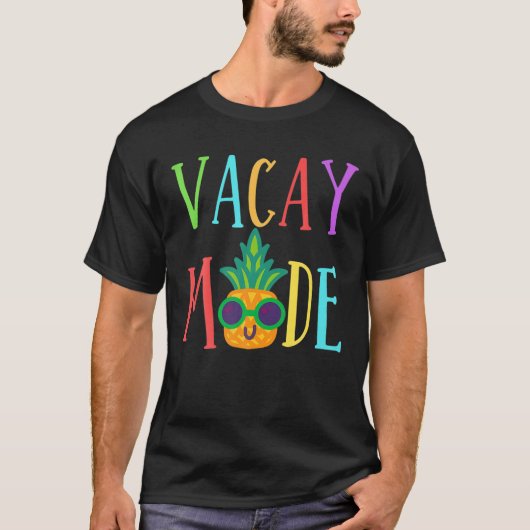 Vacay Mode Tee Pineapple Funny Travel Women Spring Tシャツ (正面)