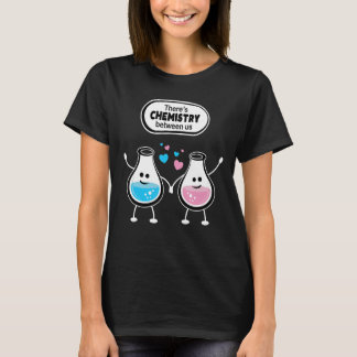 Valenti米国科学の間に化学おもしろいがある Tシャツ