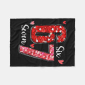Valentine 67 Six Seven Meme Rose Hearts Valentine’ フリースブランケット (正面(横))