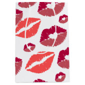 Valentine kiss the miss goodbye Bridal Shower ミディアムペーパーバッグ (正面)