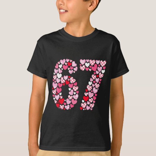 Valentine’s Day 67 Hearts Romantic Funny Six Seven Tシャツ (正面)