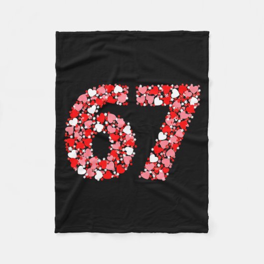 Valentine’s Day 67 Meme With Hearts Funny Six Seve フリースブランケット (正面)