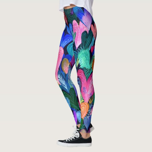 Valentine’s Day Leggings – Romantic Heart Pattern  レギンス (左)