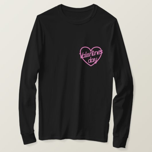Valentine’s Day Love Shirt – Romantic Aesthetic Tシャツ (デザイン正面)