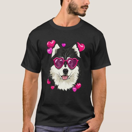 Valentines Day Alaskan Malamute Heart Couples Sled Tシャツ (正面)