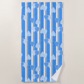 Valentine's Day hearts on striped background  ビーチタオル (正面)