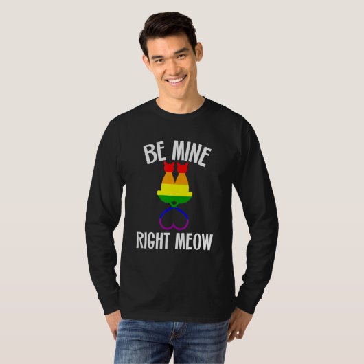 Valentine's Day Lesbian Pride Cat Be Mine Right M Tシャツ (正面フル)