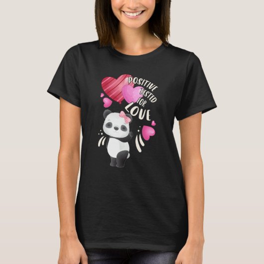 Valentine's day panda bear with hearts tシャツ (正面)