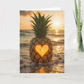 Valentine's Day Pineapple With a Glowing Heart カード (正面)