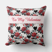 Valentine's Day Romantic Red Roses Black Hearts クッション (正面)