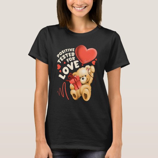 Valentine's day teddy bear with heart balloon tシャツ (正面)