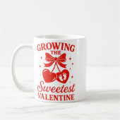 Valentines Pregnancy Announcement Growing Sweetest コーヒーマグカップ (左)