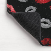 Valentines Red Silver Glitter Lips on Black  マウスパッド (コーナー)