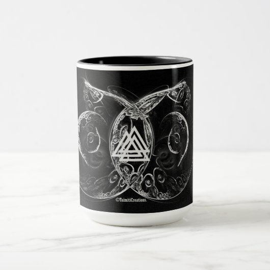 VALKNUT. バイキングの上昇 マグカップ (中央)