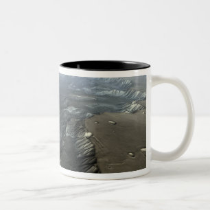 Valles Marinerisの火星のグランドキャニオン ツートーンマグカップ