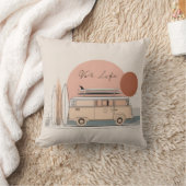 Van Life Surf Van – Retro Beach Camper Aesthetic クッション (ブランケット)