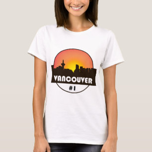 @Vancouver_Canadaのロゴのプリントが付いている女性のTシャツ Tシャツ