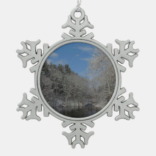 Vanderbiltの地面の雪 スノーフレークピューターオーナメント