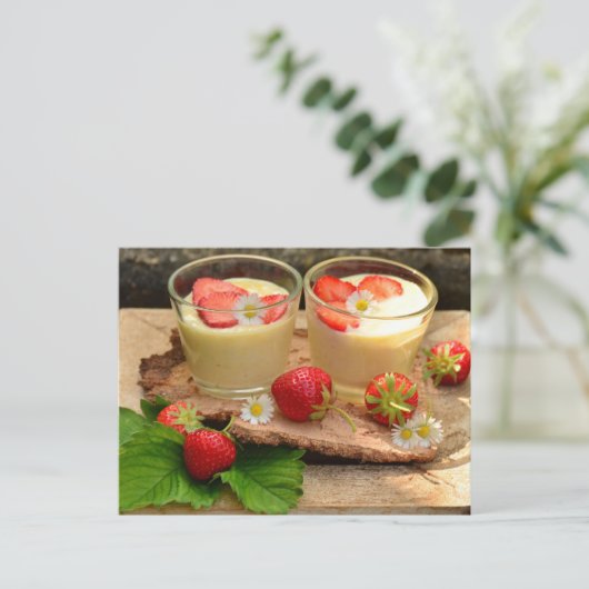 VANILLA STRAWBERRY DESSERT POSTCROSSING ポストカード (スタンド正面)