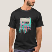 Vaperwave Aesthetic Glitch Cassette Tape Retrowave Tシャツ (正面)