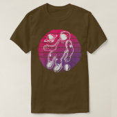 Vaporwave astronaut floating net to some planets,  tシャツ (デザイン正面)