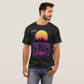Vaporwave Sunset Synthwave Cyberpunk Outun 80s Me Tシャツ (正面フル)