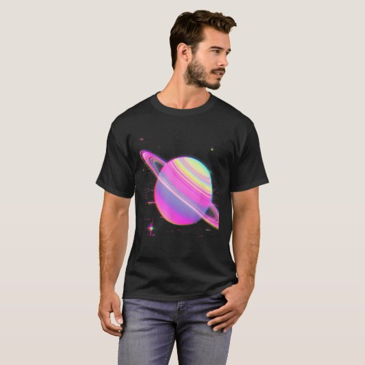 Vaporwave Synthwave Glitch Saturn 80s 90s Y2K Aest Tシャツ (正面フル)