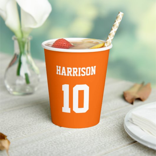 Varsityスポーツオレンジホワイトジャージーの名前の番号 紙コップ (インサイチュ)