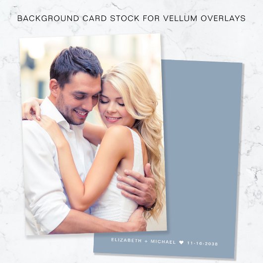 Vellumオーバーレイのフォトダスティブルー背景 招待状