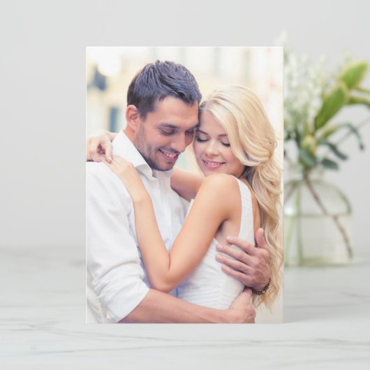 Vellumオーバーレイ用シックなフォトホワイトバックグラウンド 招待状 (スタンド正面)