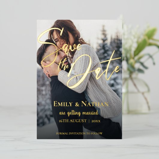 Vellumフェイク写真数々の結婚式の日付を保存 箔招待状 (立ち正面)