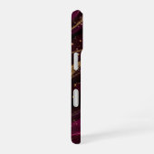 Velours Royale Luxury Magenta Silk Marble Gold iPhone 16ケース (右側面)