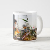 Verliefd fubby poppetje dat hart heeft geschilderd ジャンボコーヒーマグカップ (正面右)