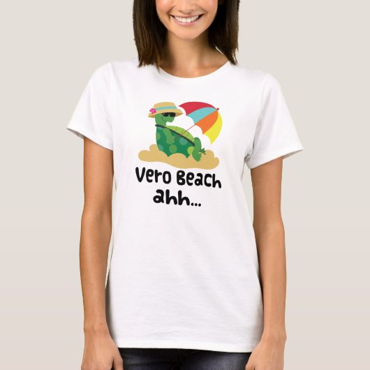 Vero Beach (ビーチのカメ) Tシャツ (正面)