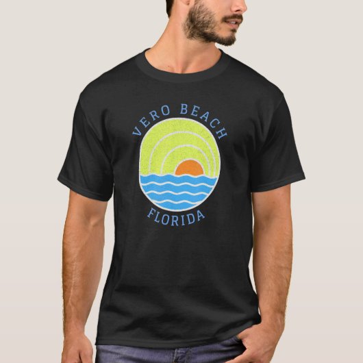 Vero Beach Retro Sunset Tシャツ (正面)